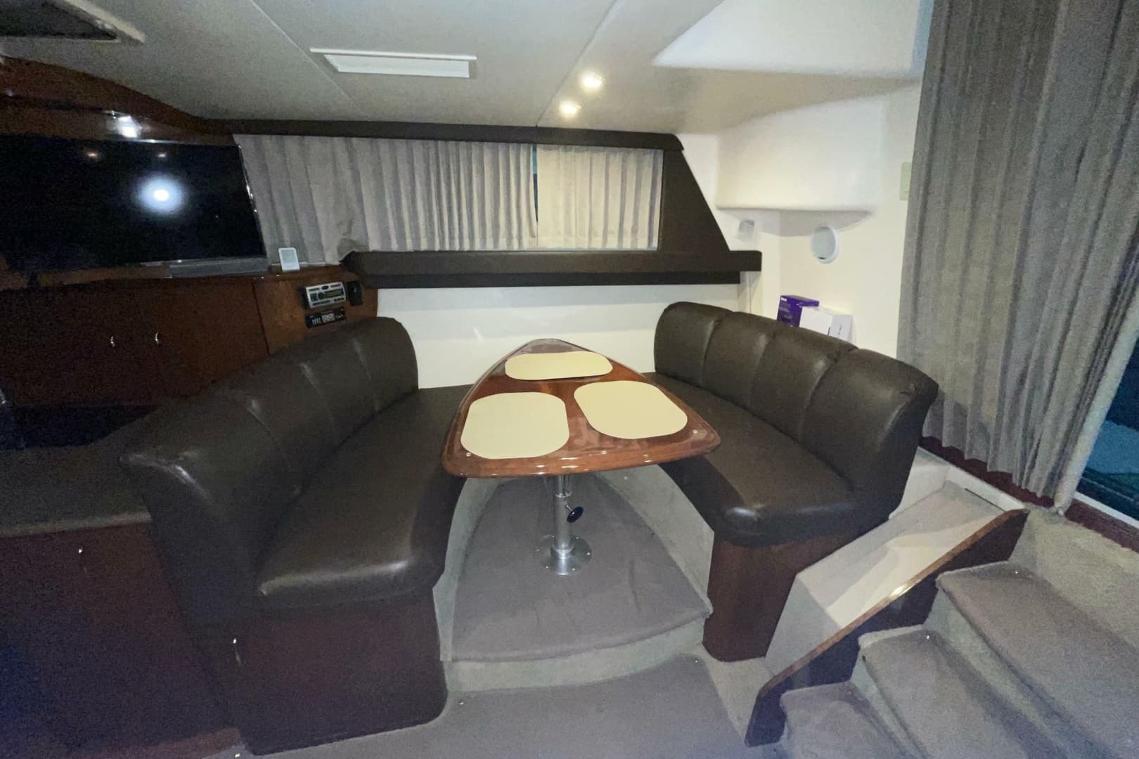 2007 Carver 360 Mariner