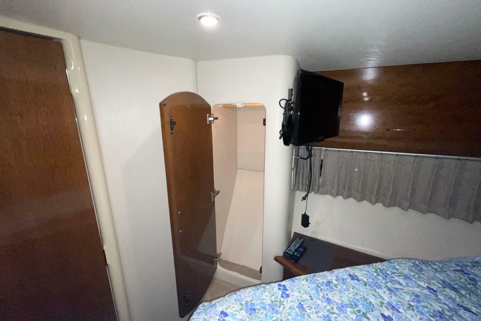 2007 Carver 360 Mariner