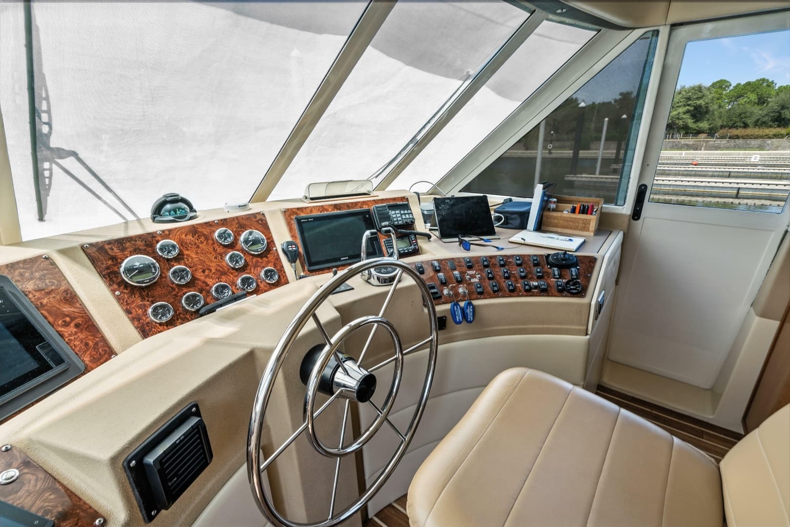 2007 Meridian 490 Pilothouse