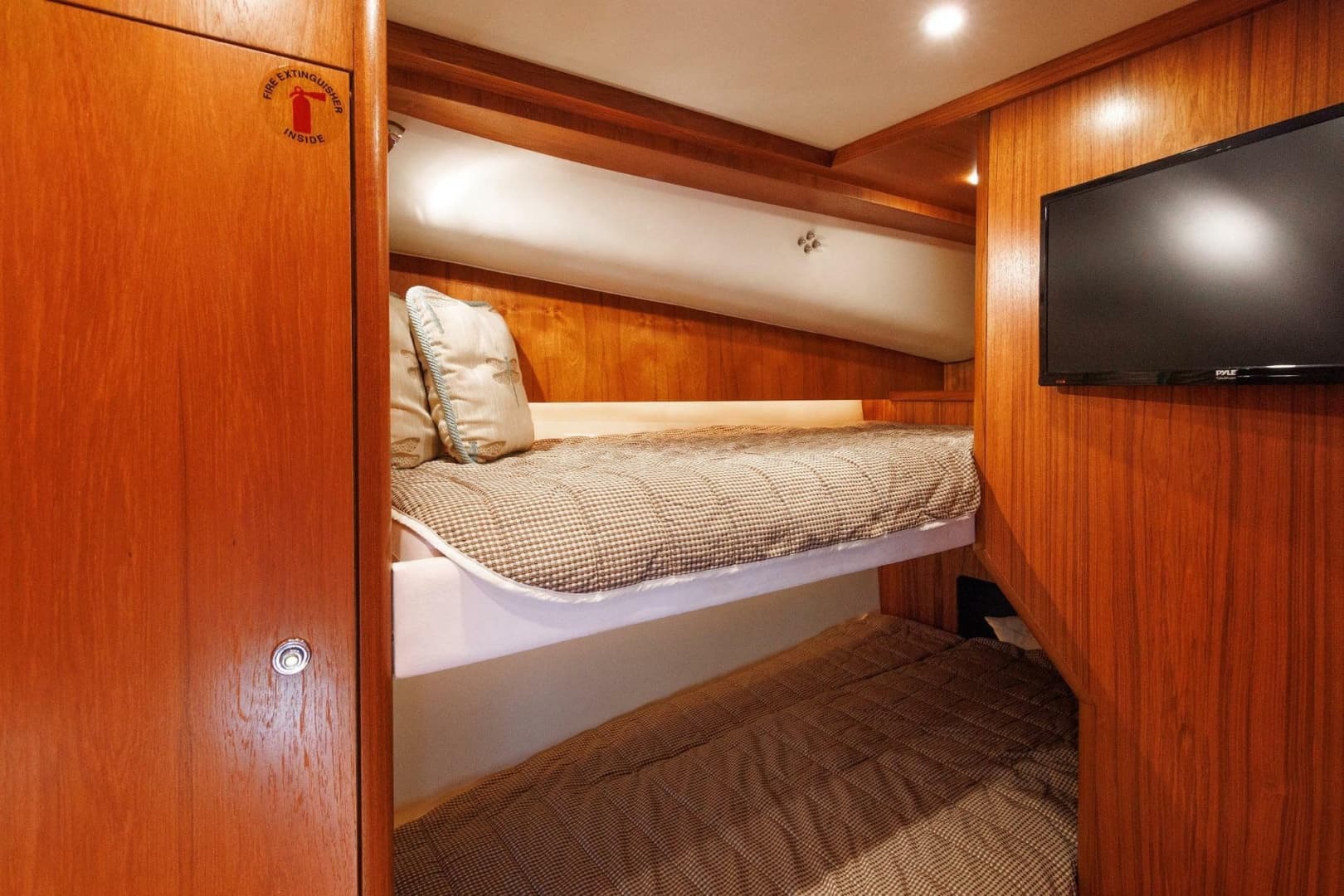 2007 Tiara Yachts 3900 Convertible