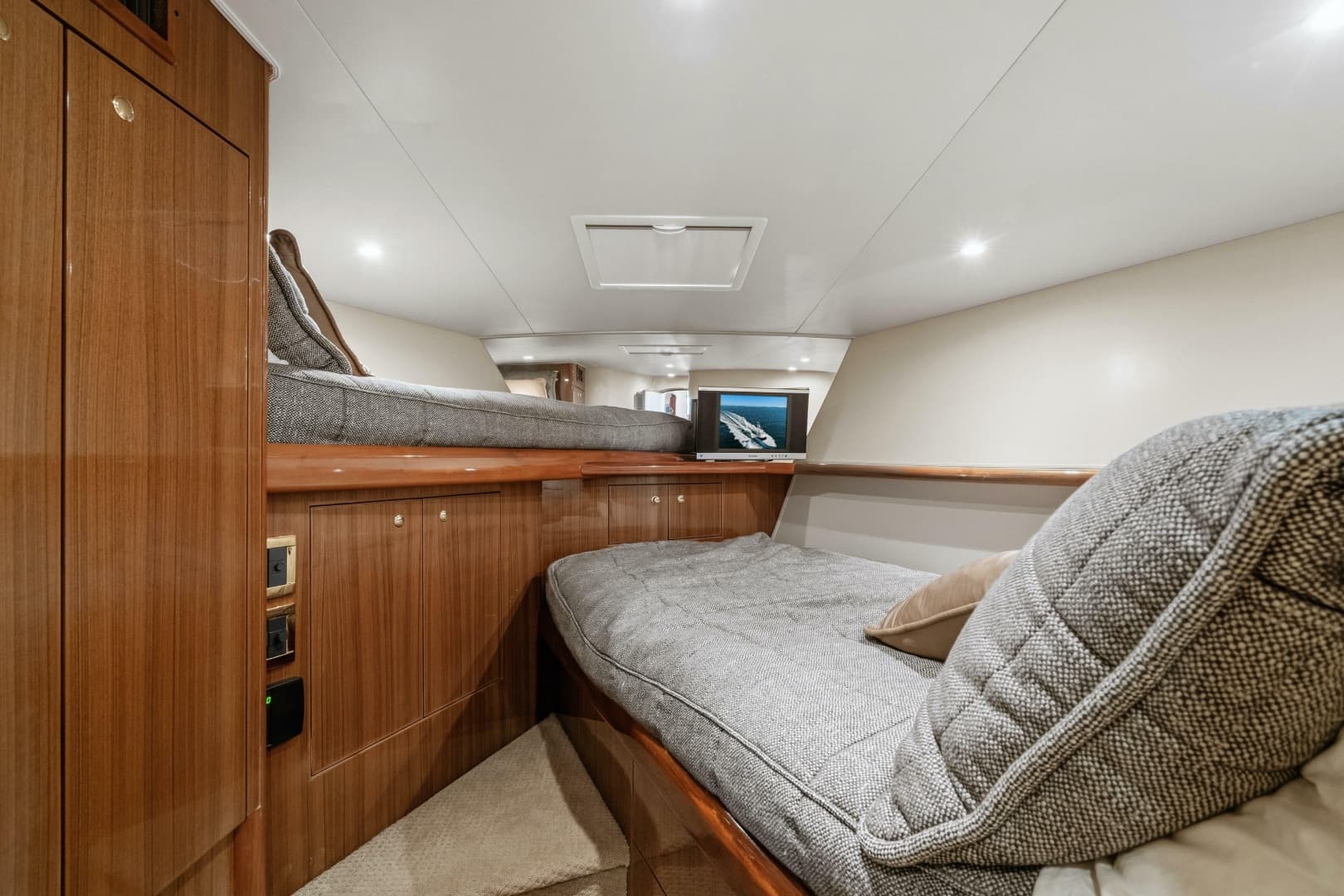 2007 Viking 56 Convertible