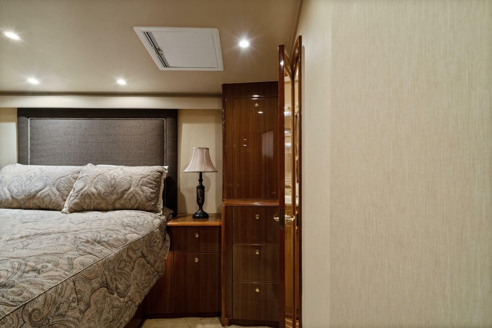 2007 Viking 56 Convertible