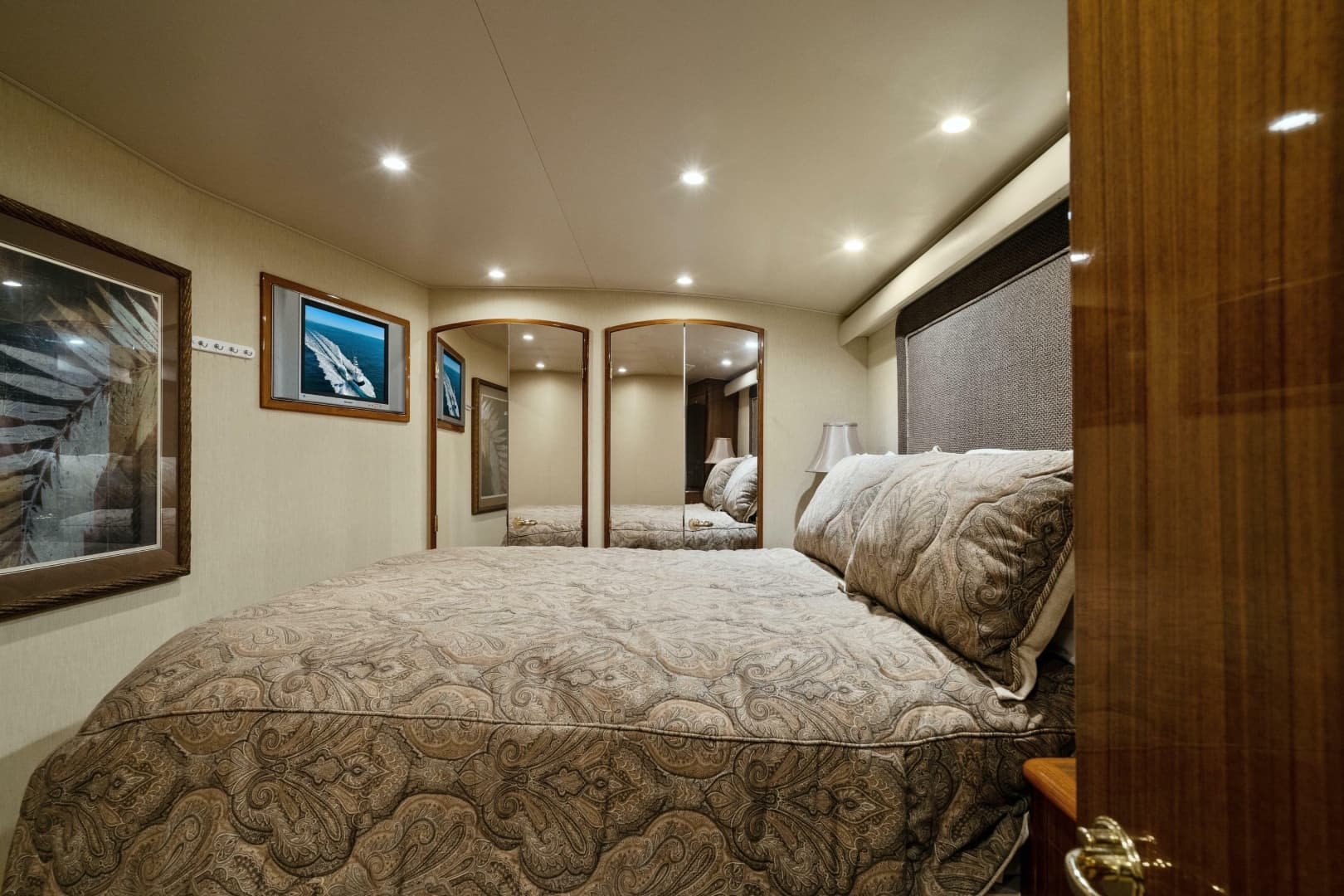 2007 Viking 56 Convertible