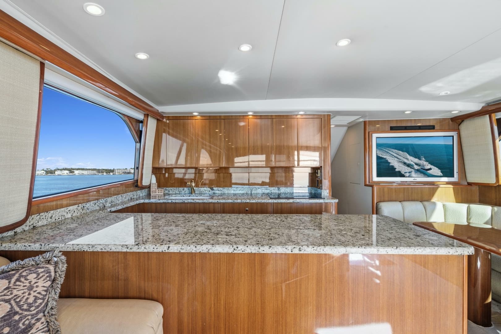 2007 Viking 56 Convertible