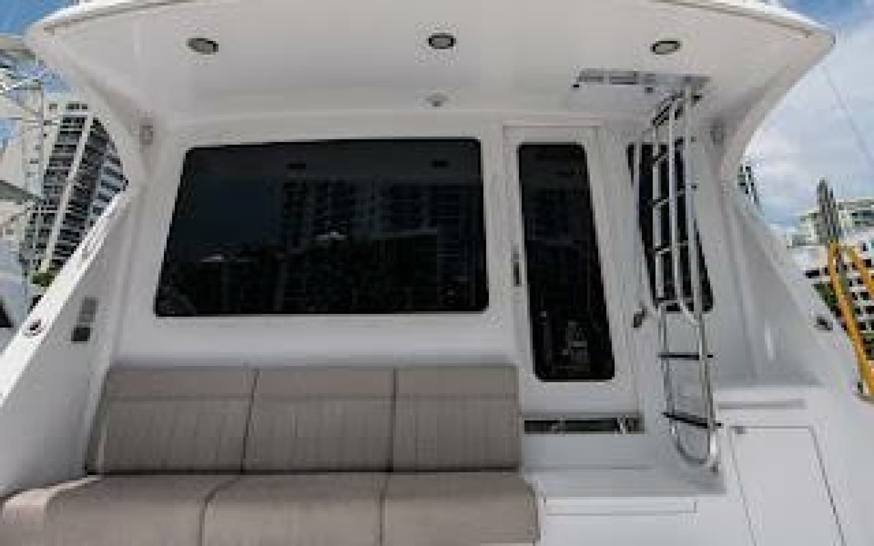 2006 Hatteras 64 Convertible