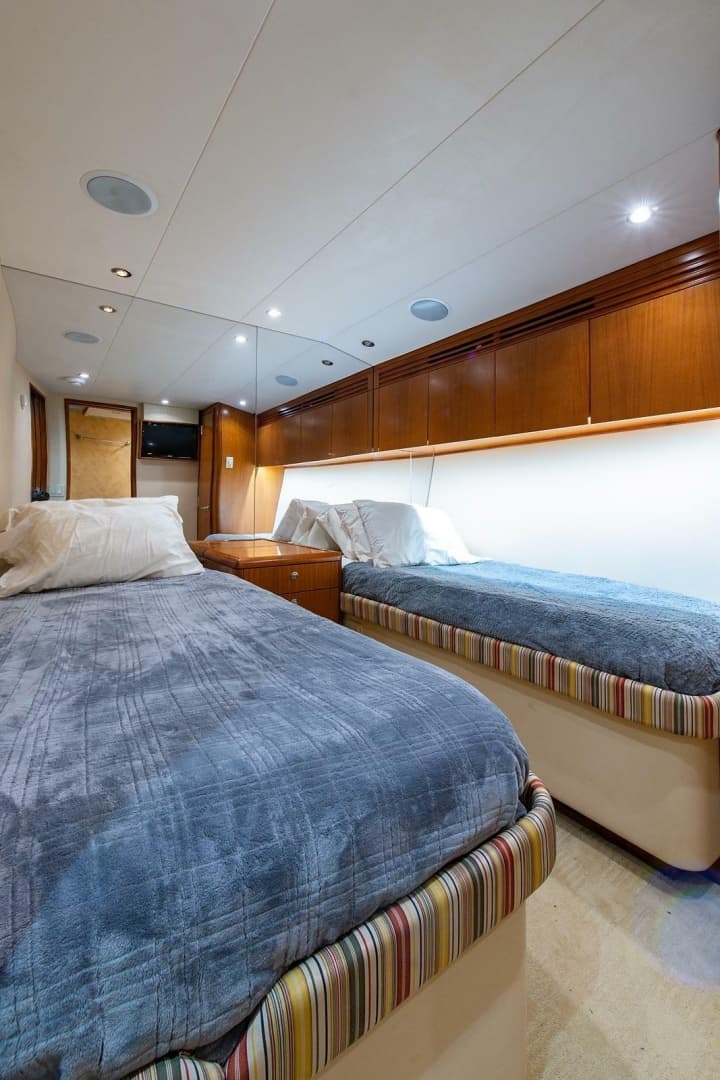 2006 Hatteras 64 Convertible