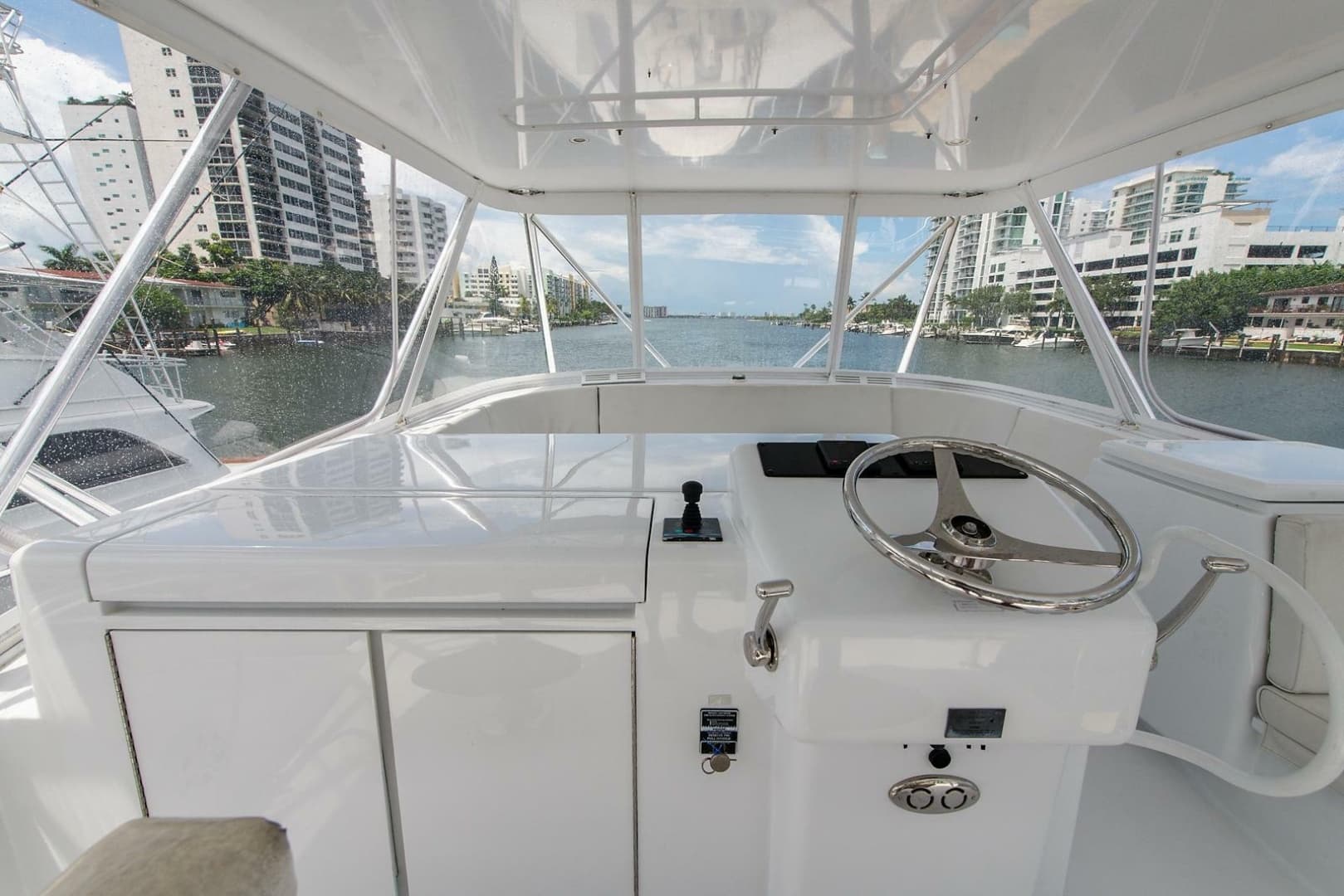 2006 Hatteras 64 Convertible