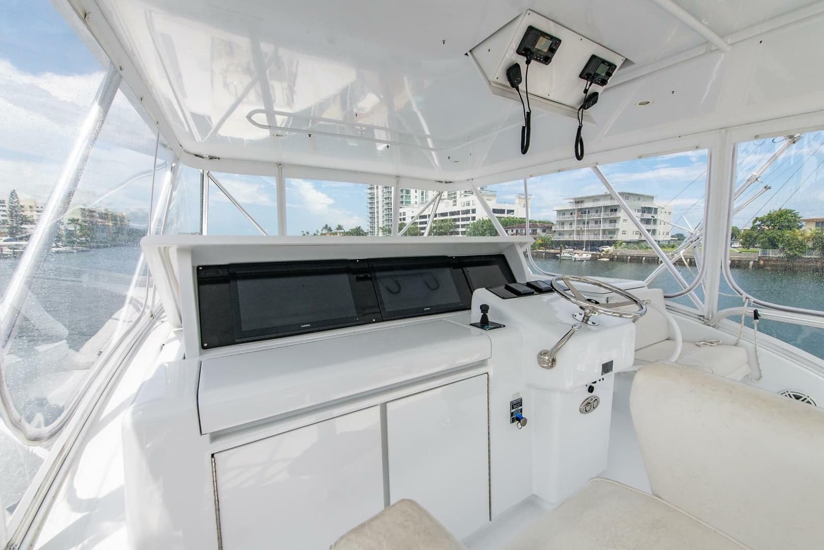 2006 Hatteras 64 Convertible