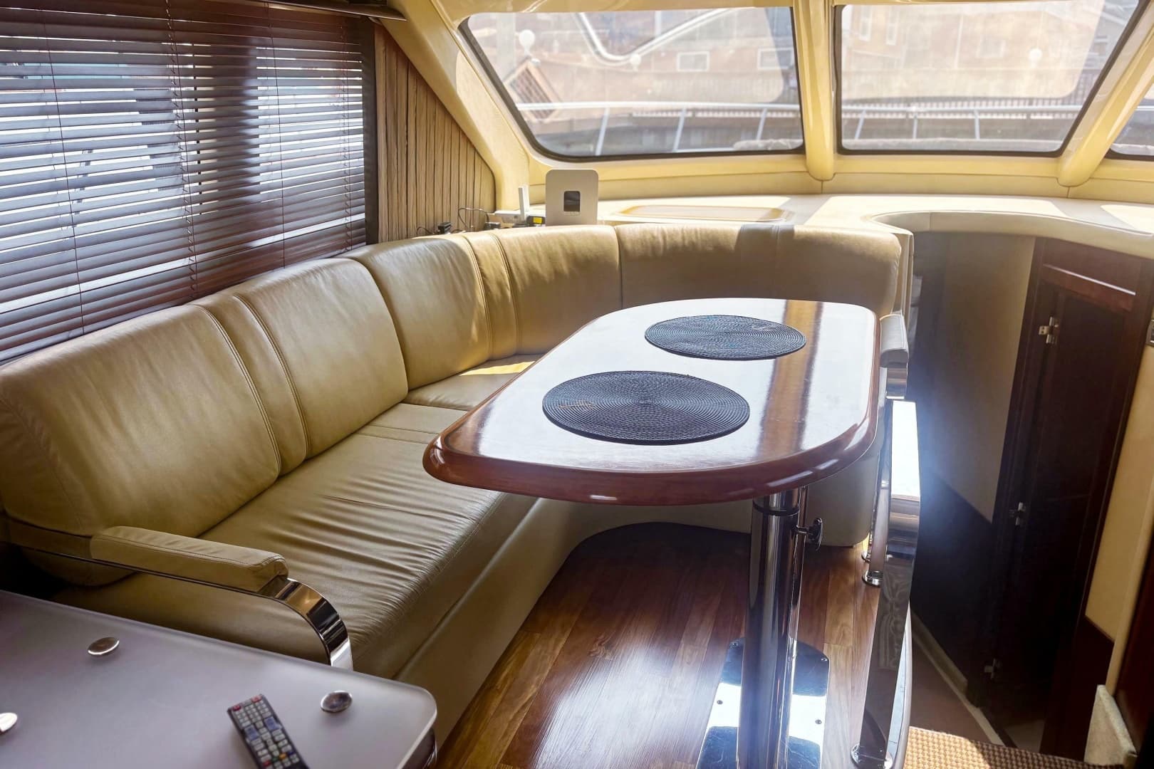 2006 Sea Ray 52 Sedan Bridge