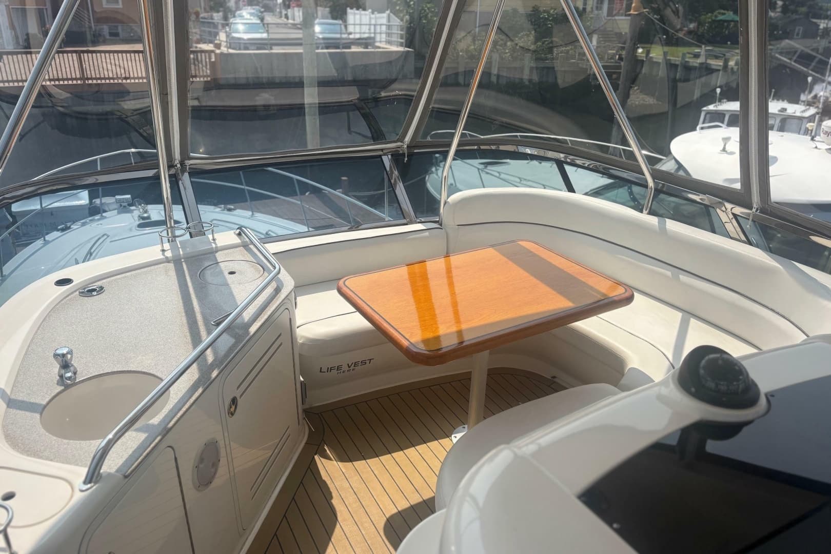 2006 Sea Ray 52 Sedan Bridge