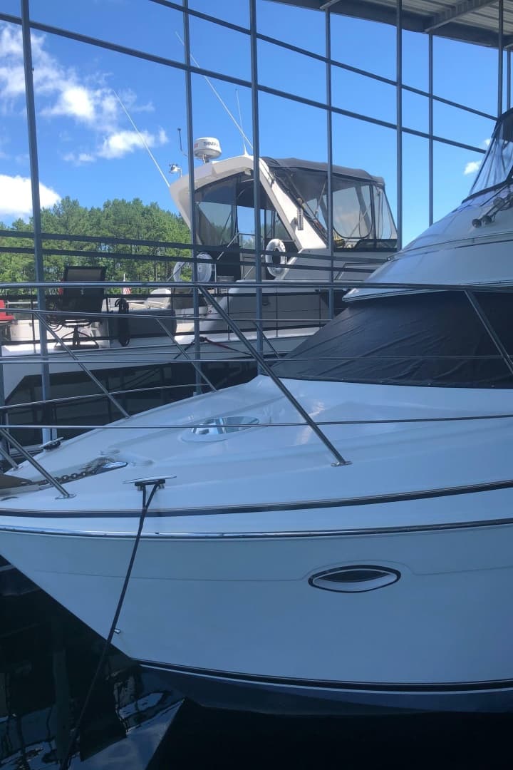 2005 Carver 41 Cockpit Motor Yacht