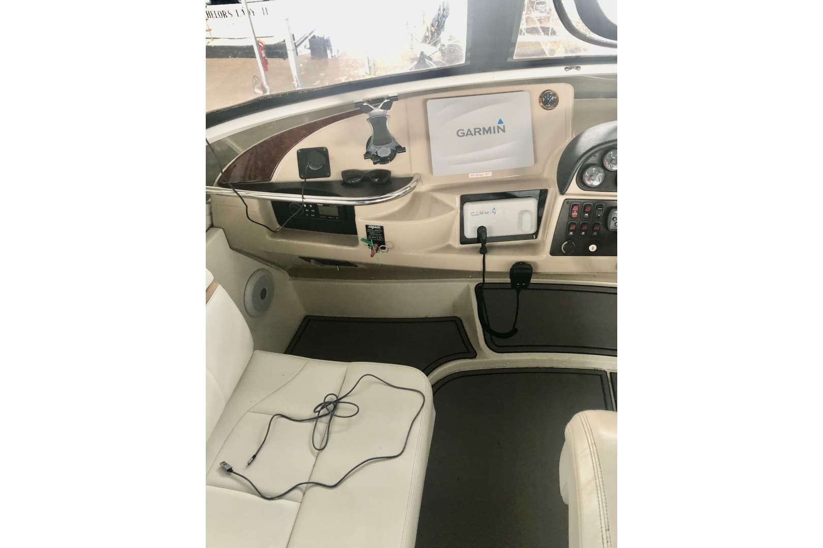 2005 Carver 444 Cockpit Motor Yacht