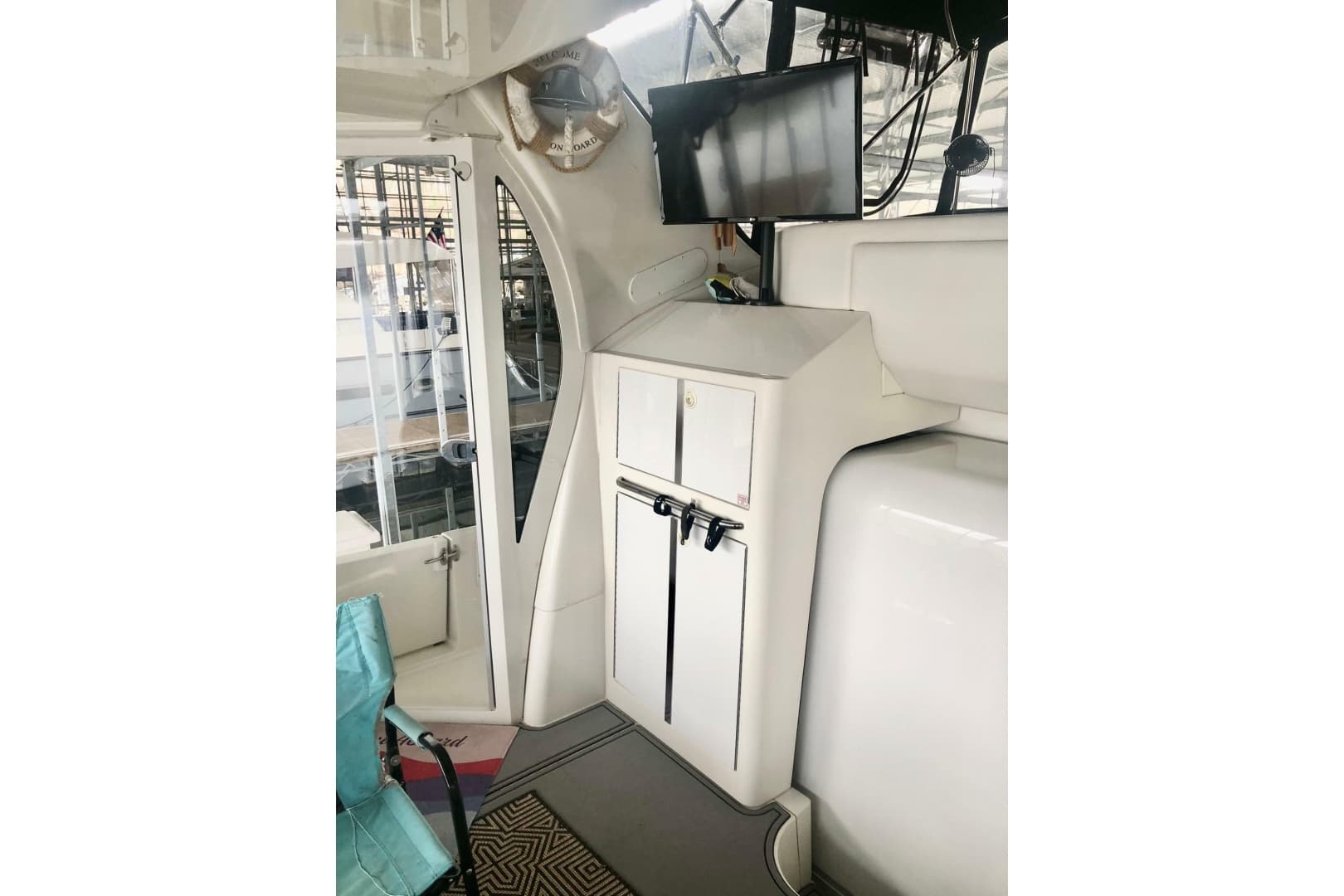 2005 Carver 444 Cockpit Motor Yacht