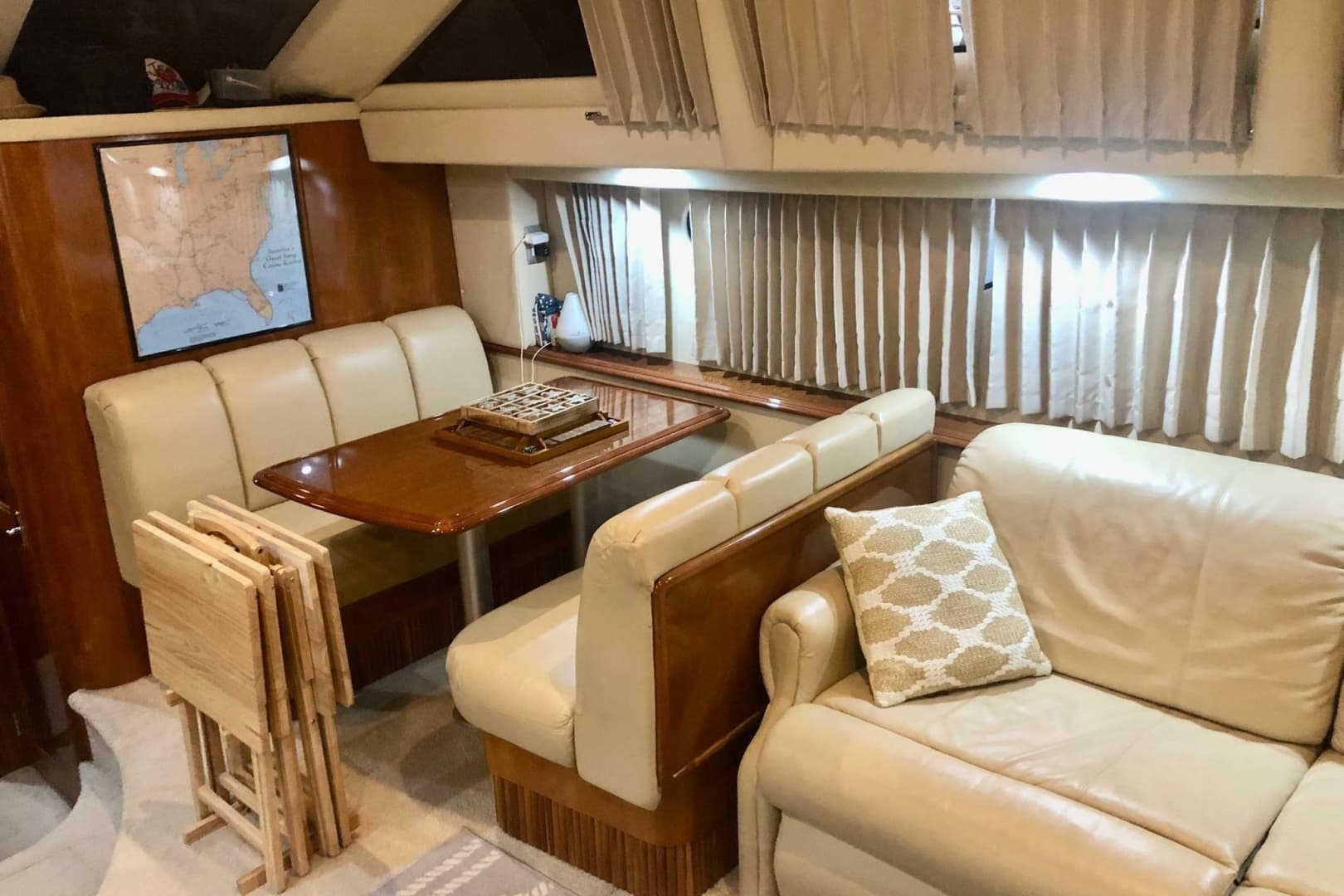 2005 Carver 444 Cockpit Motor Yacht