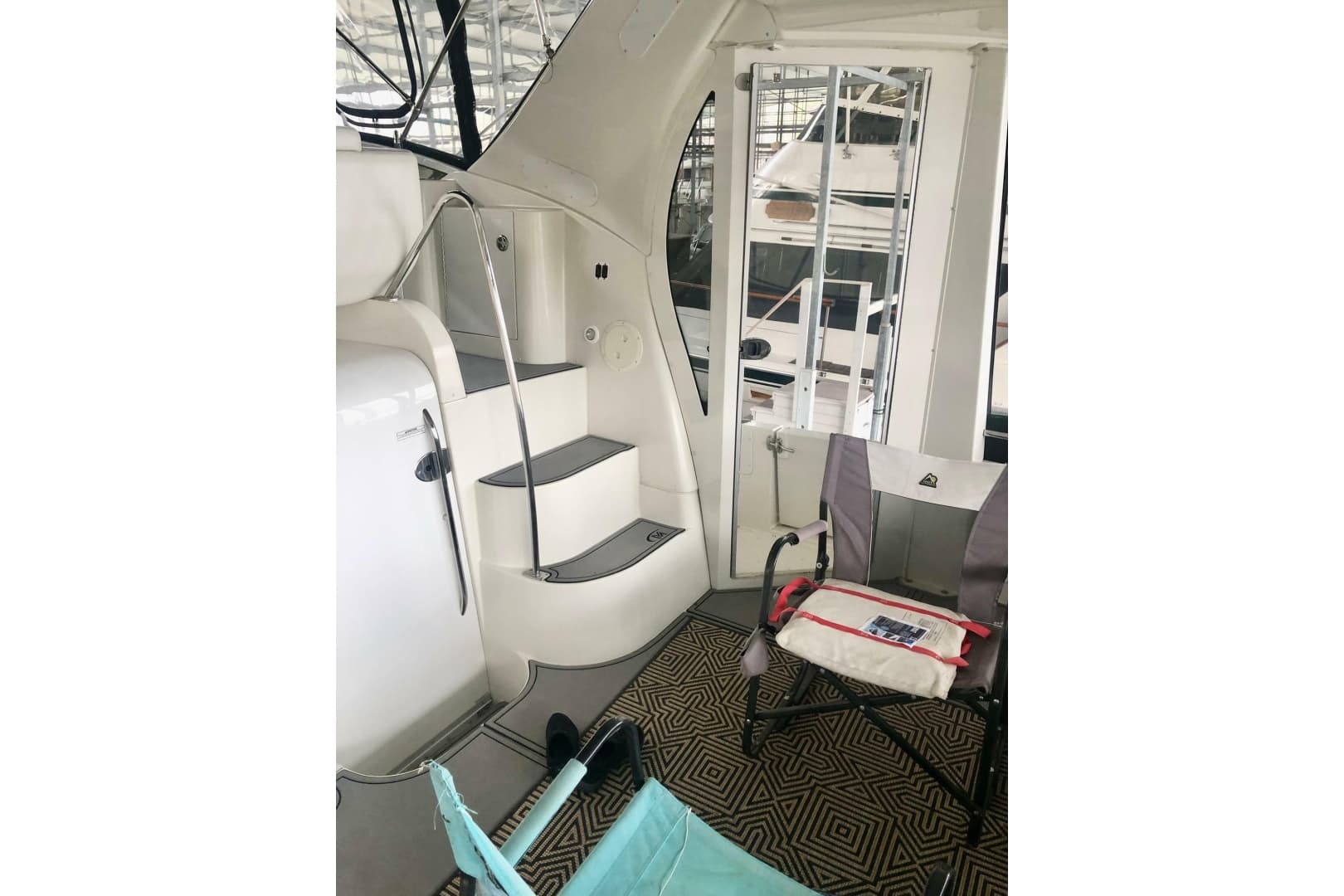 2005 Carver 444 Cockpit Motor Yacht