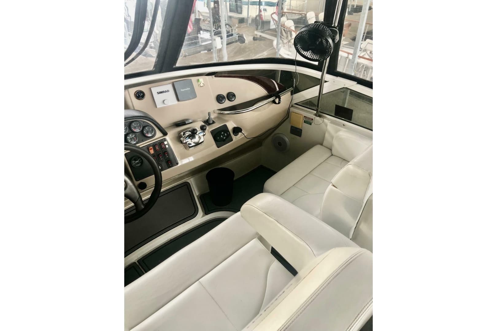 2005 Carver 444 Cockpit Motor Yacht