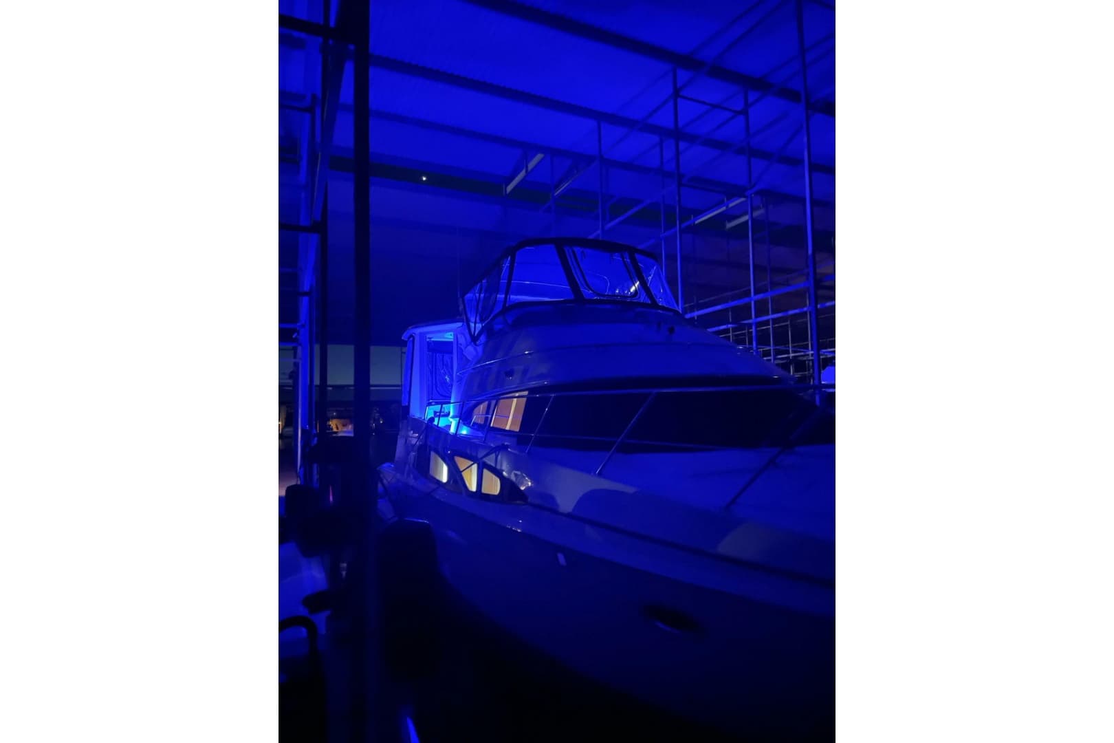 2005 Carver 444 Cockpit Motor Yacht