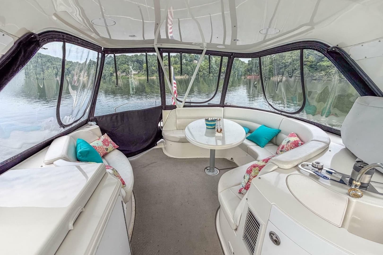 2005 Carver 56 Voyager