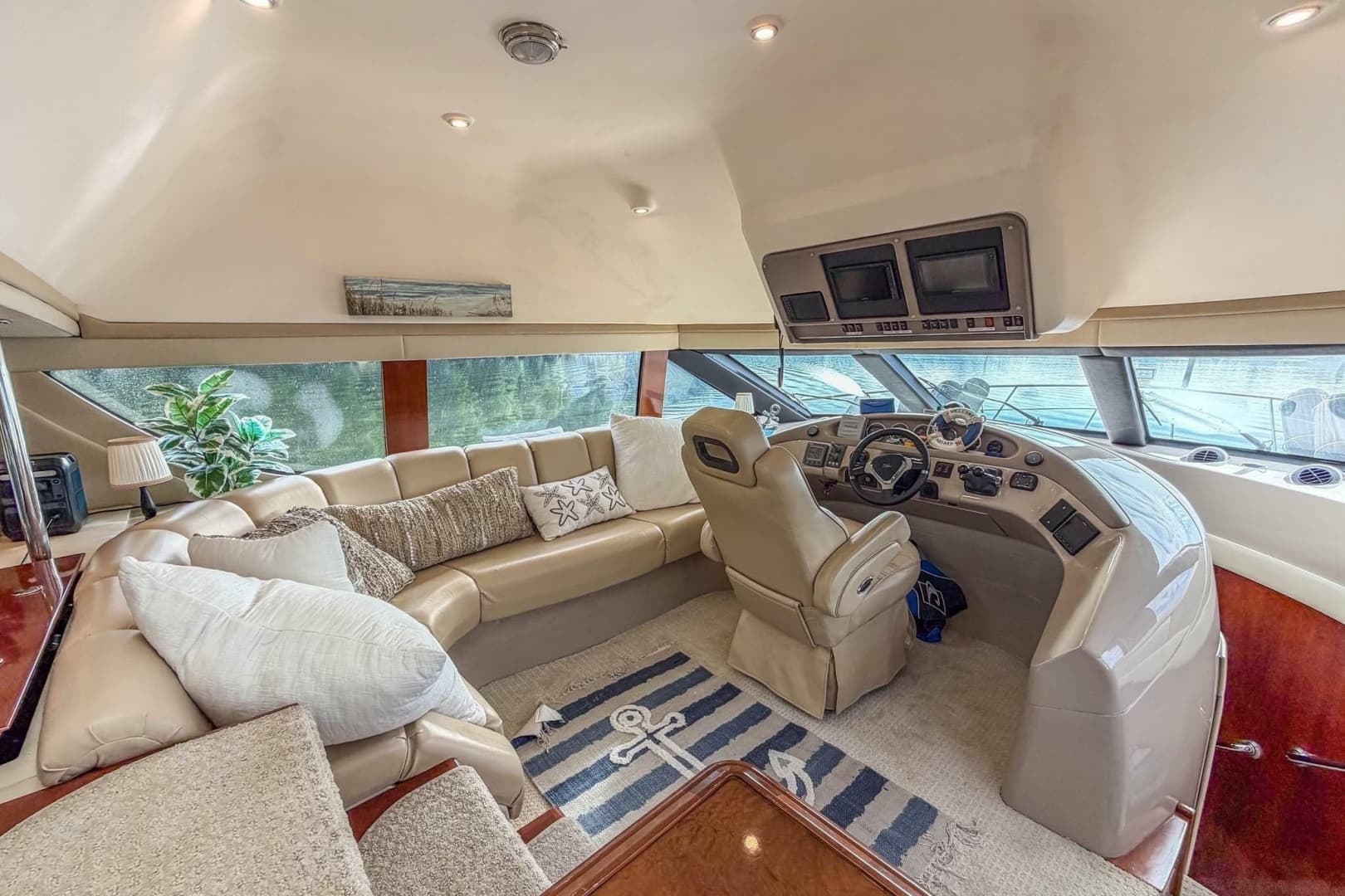 2005 Carver 56 Voyager