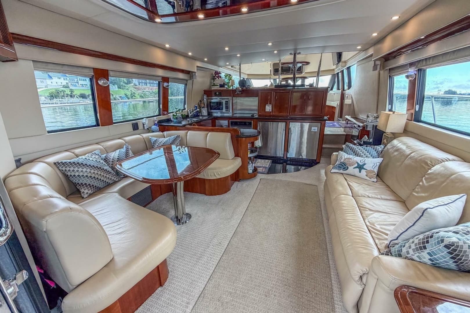 2005 Carver 56 Voyager