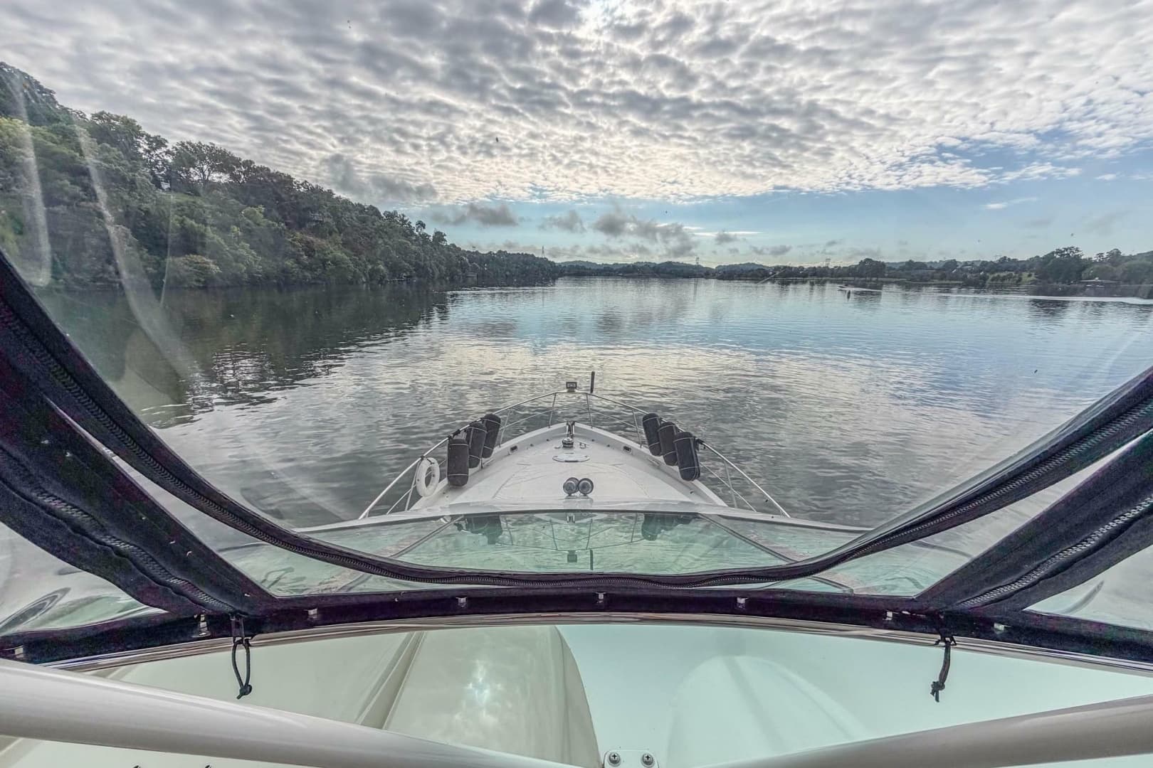 2005 Carver 56 Voyager