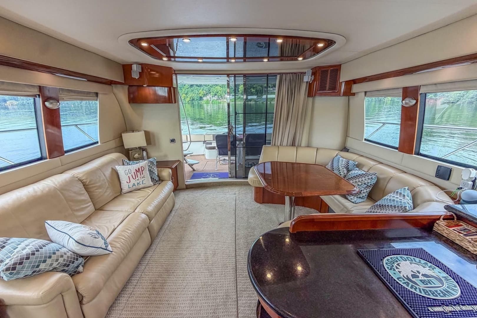 2005 Carver 56 Voyager