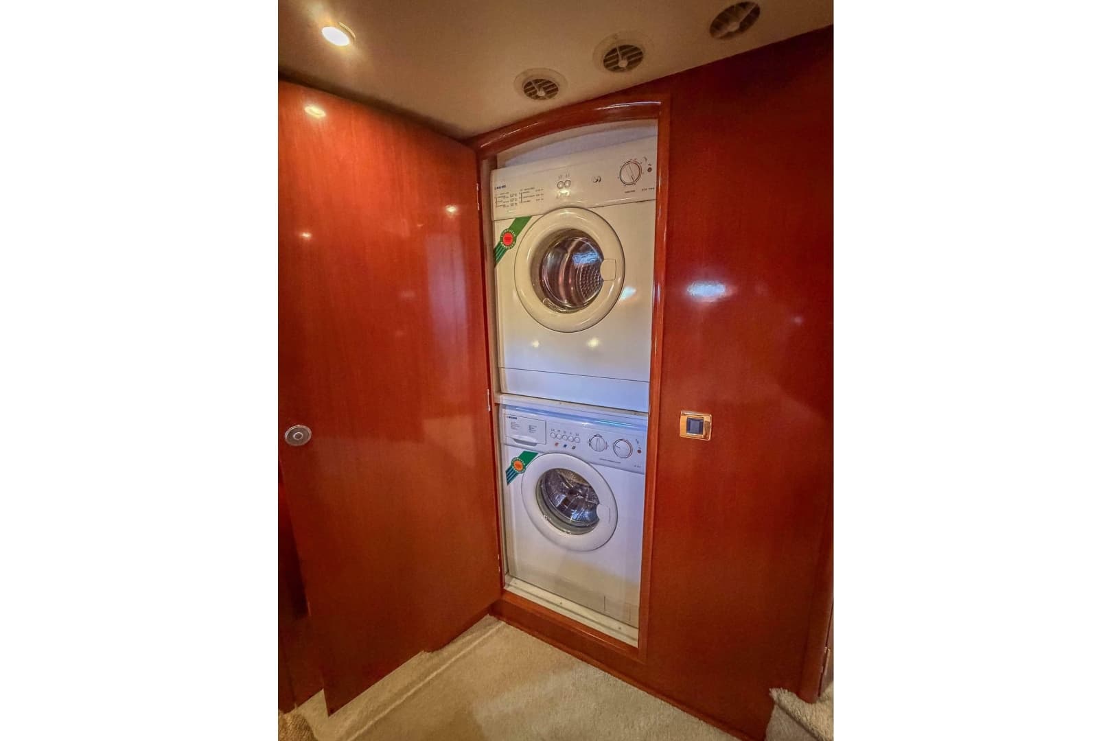 2005 Carver 570 Voyager Pilothouse