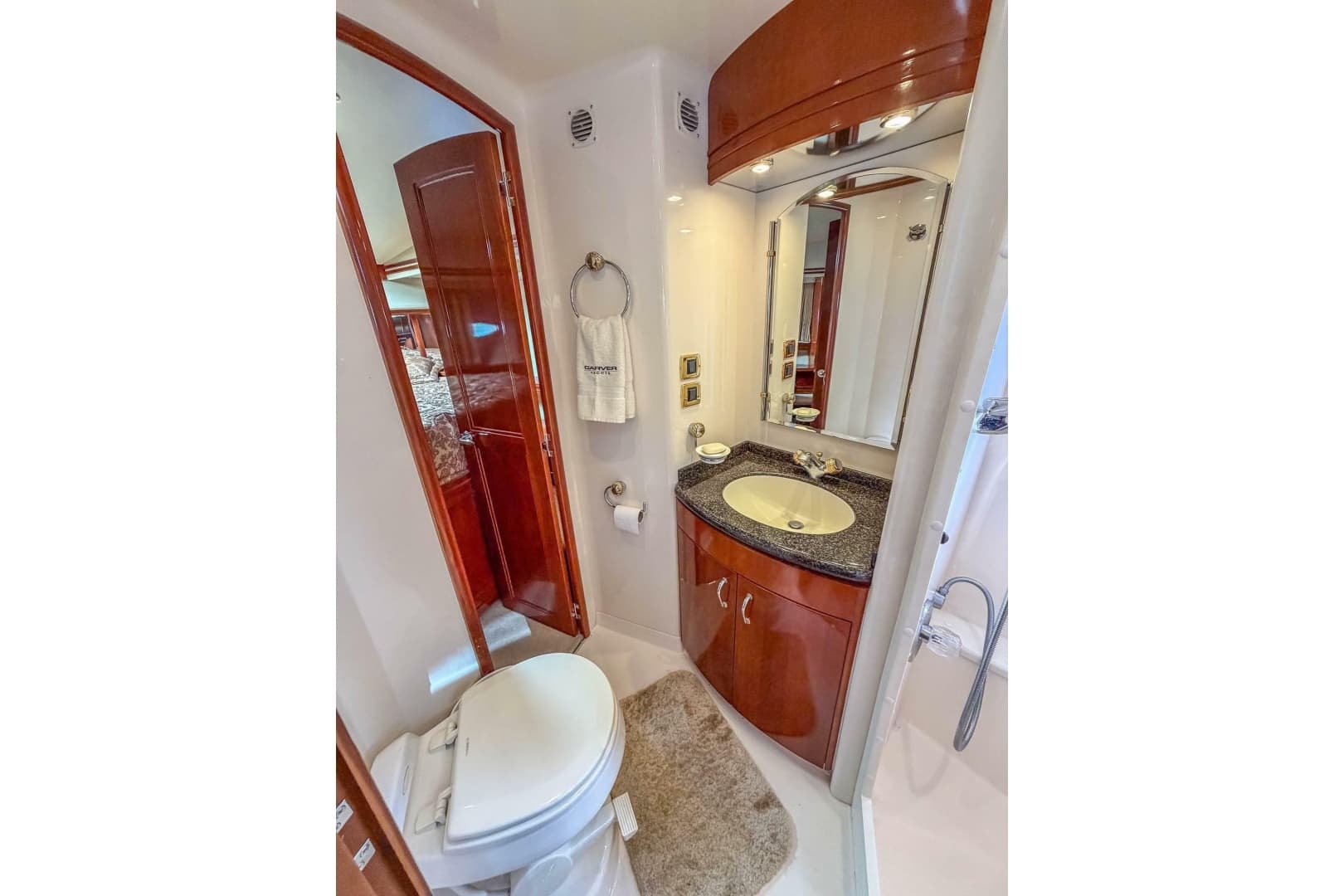 2005 Carver 570 Voyager Pilothouse