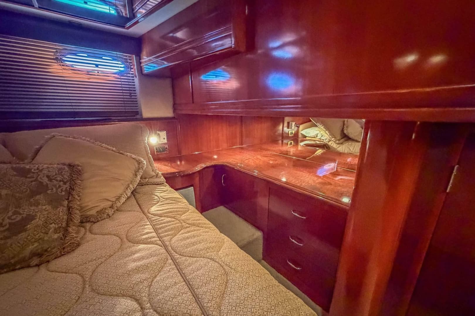 2005 Carver 570 Voyager Pilothouse