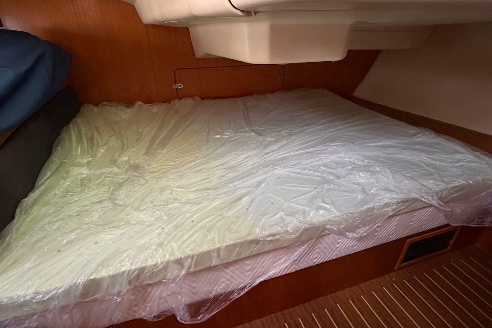 2005 Hunter 38