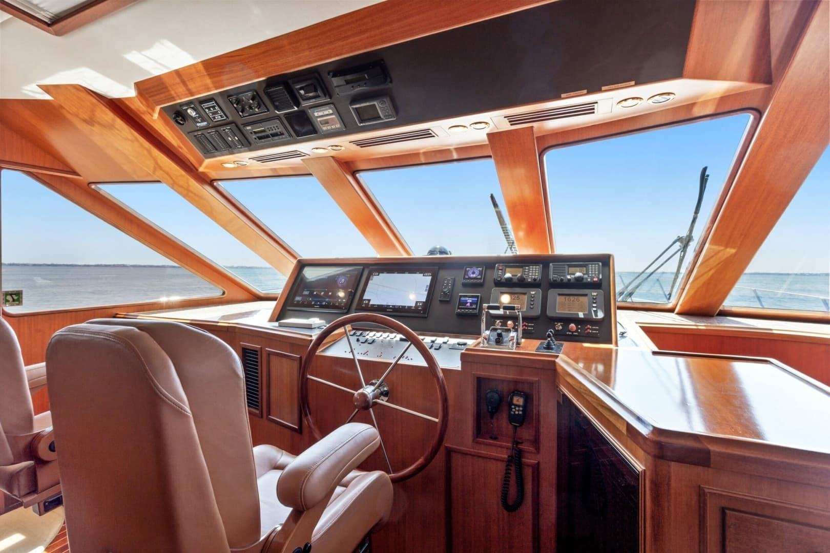 2005 Offshore Yachts 66 Pilot House