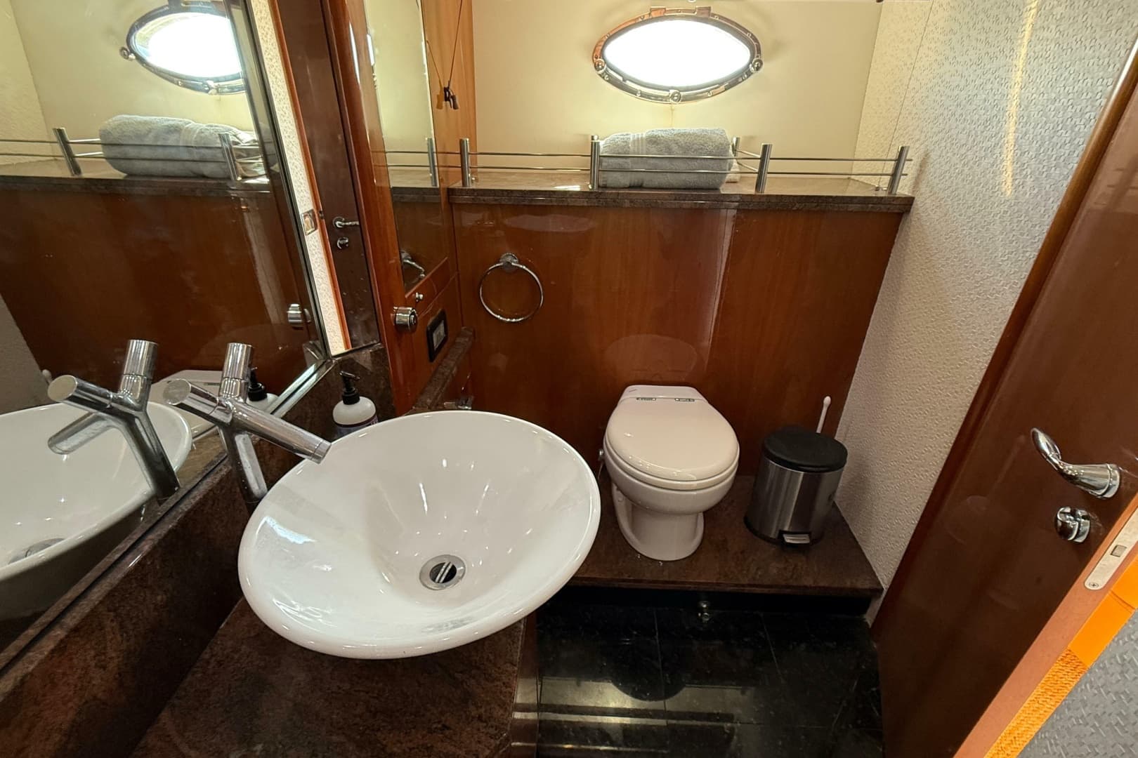 2005 Sunseeker 75 Yacht