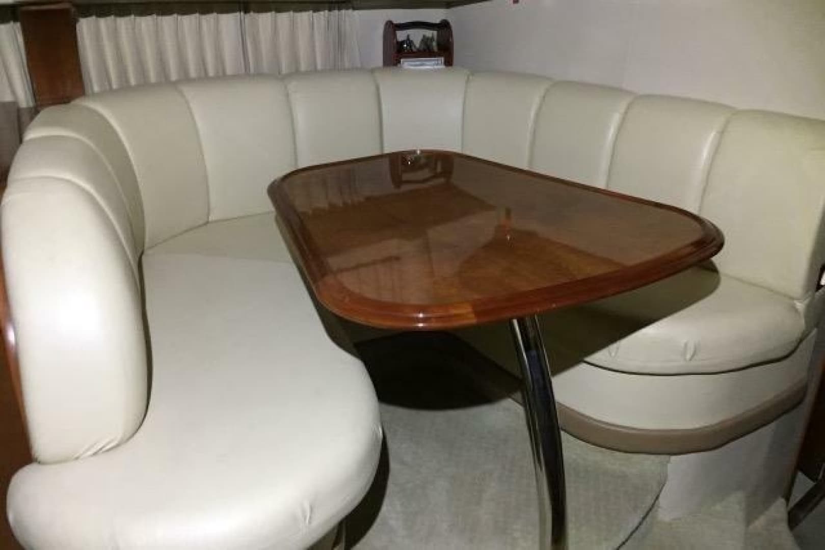 2004 Carver 420 Mariner