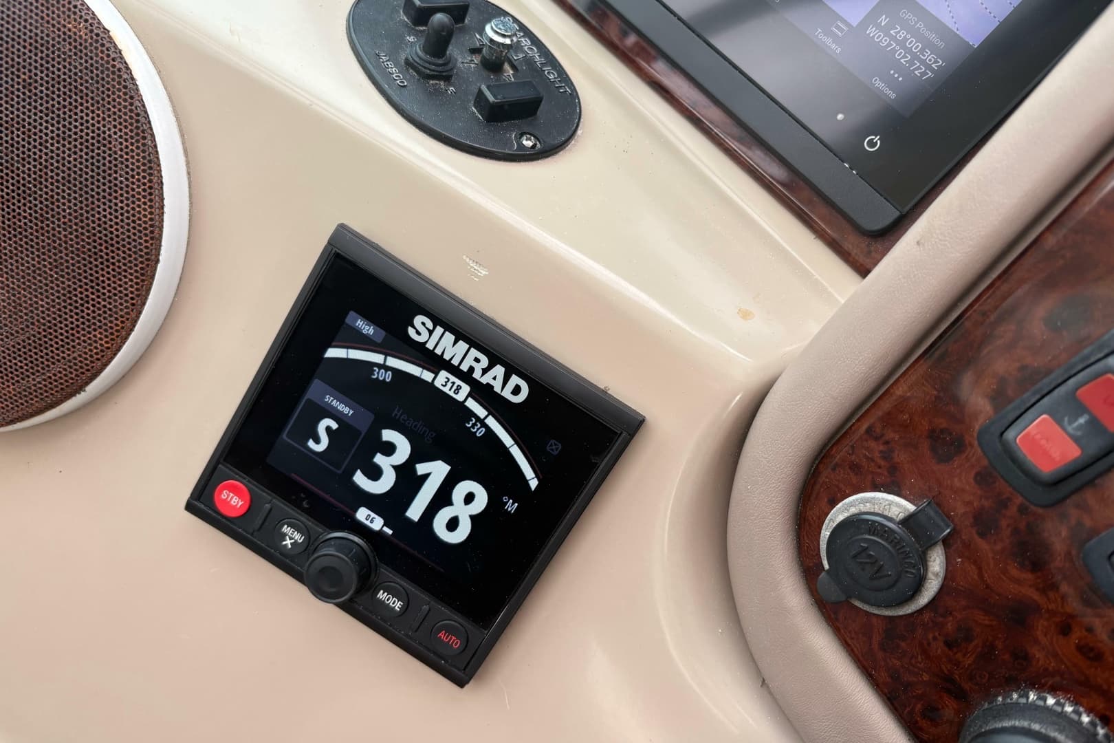 2004 Carver 560 Voyager