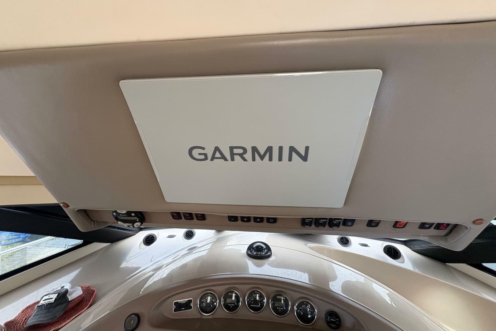2004 Carver 560 Voyager