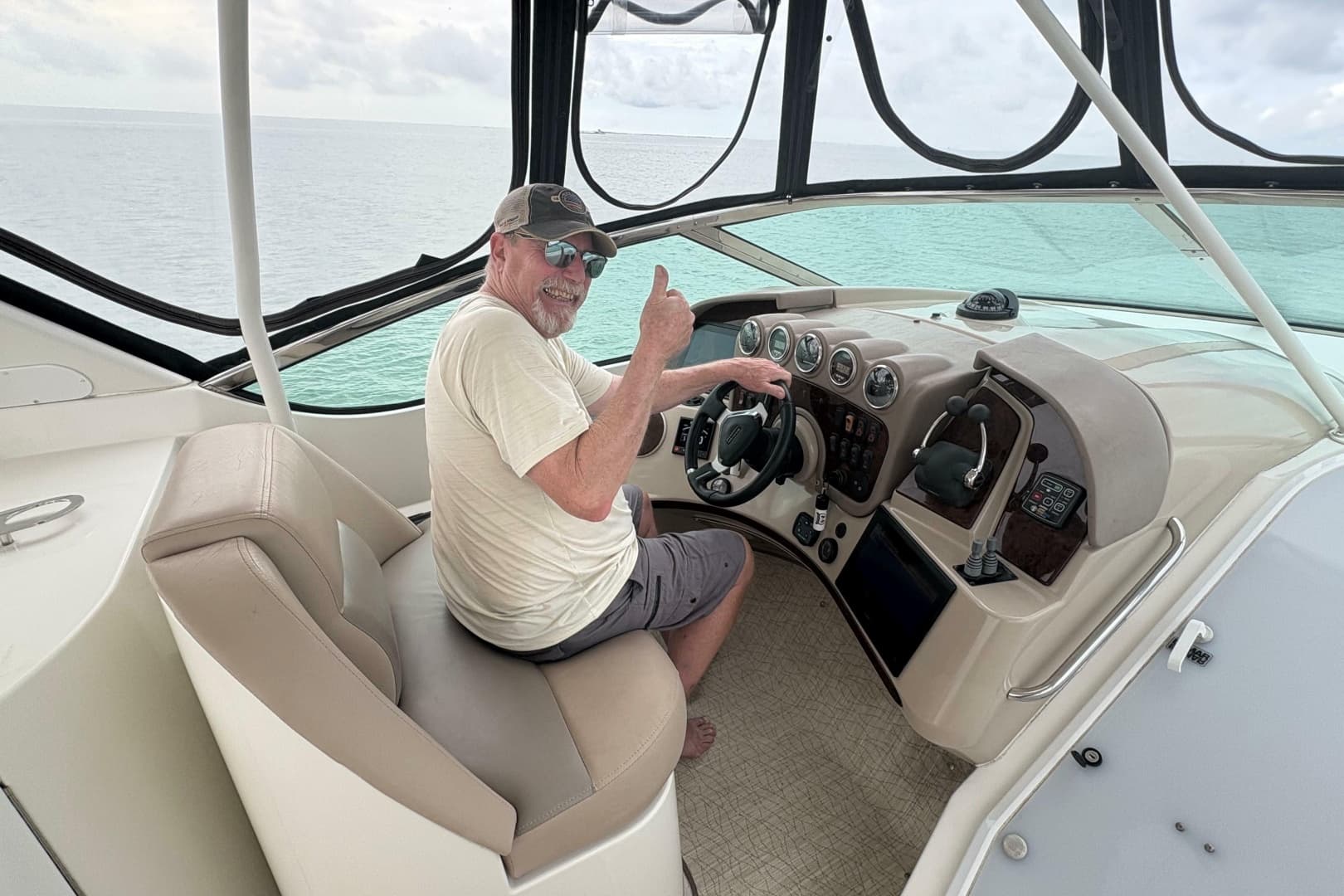 2004 Carver 560 Voyager