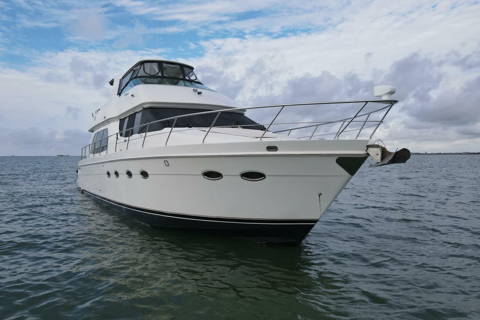 2004 Carver 560 Voyager