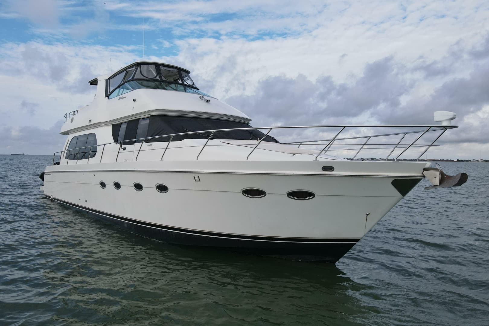 2004 Carver 560 Voyager