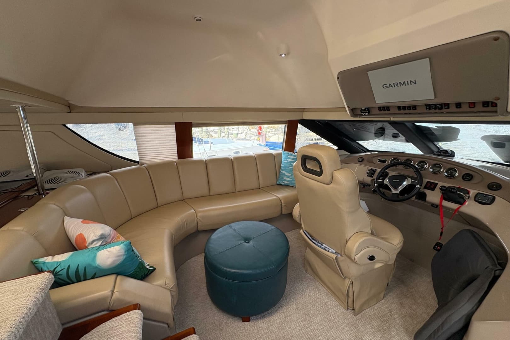 2004 Carver 560 Voyager