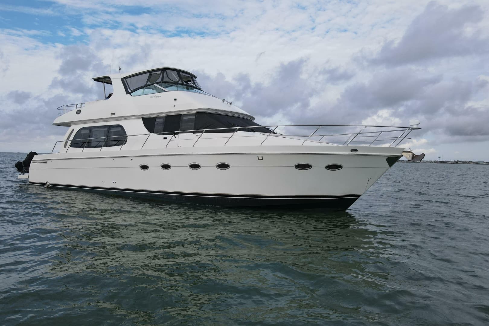 2004 Carver 560 Voyager