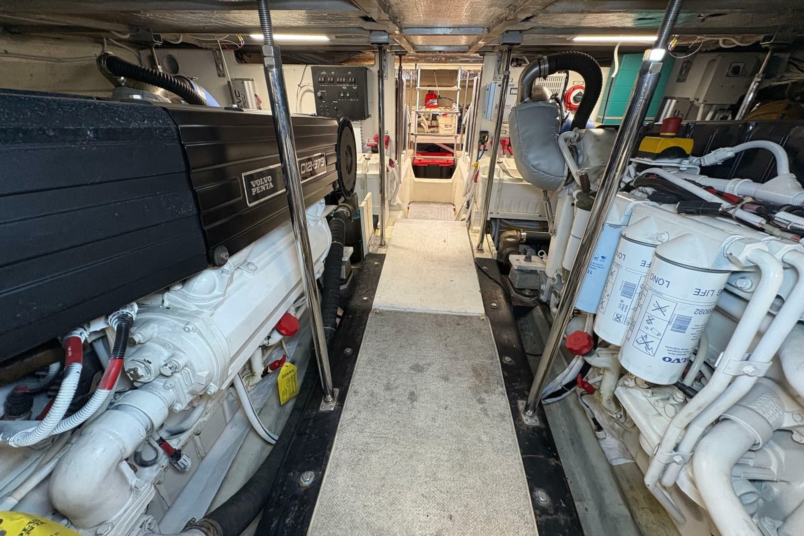 2004 Carver 560 Voyager