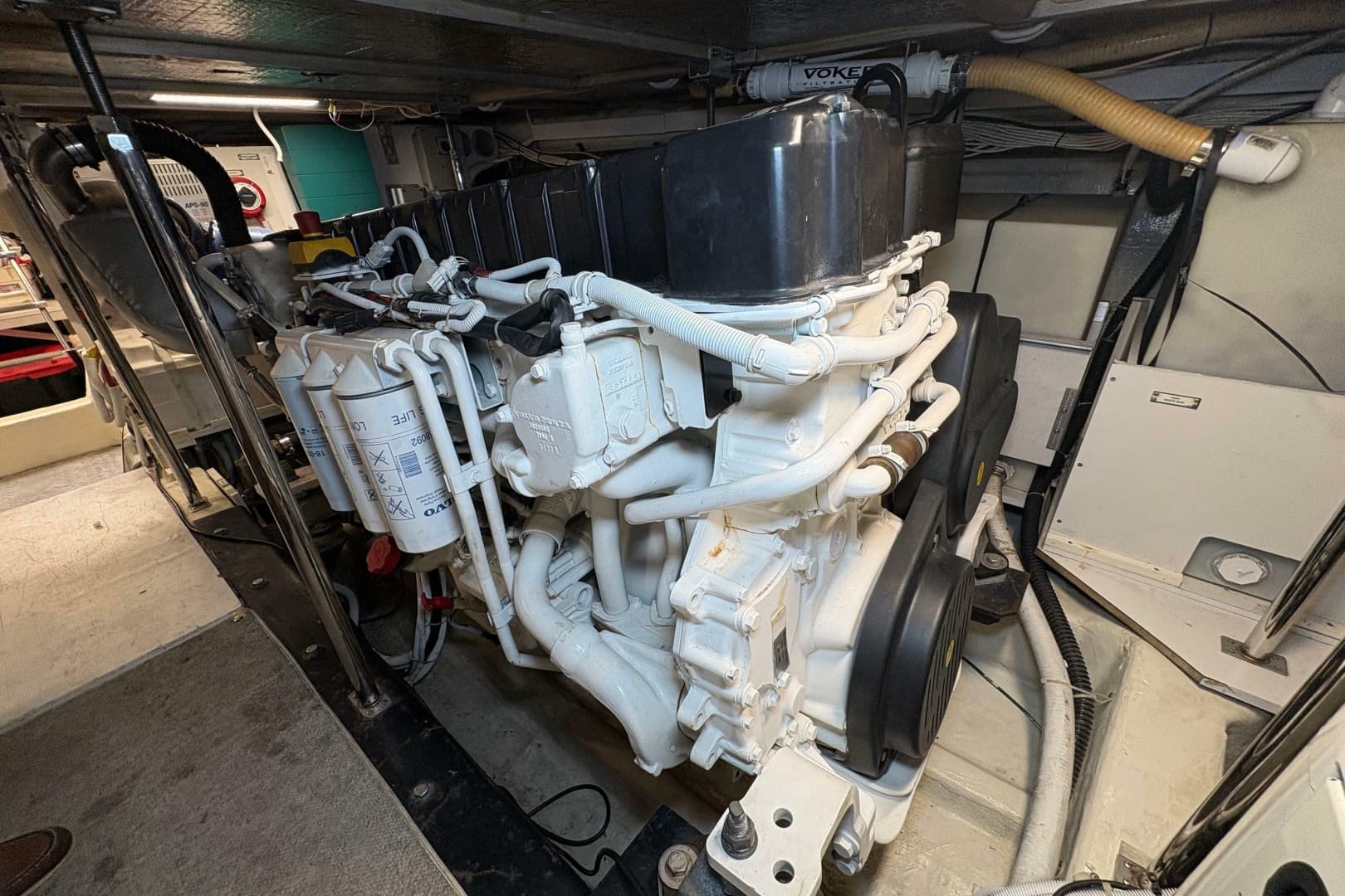 2004 Carver 560 Voyager