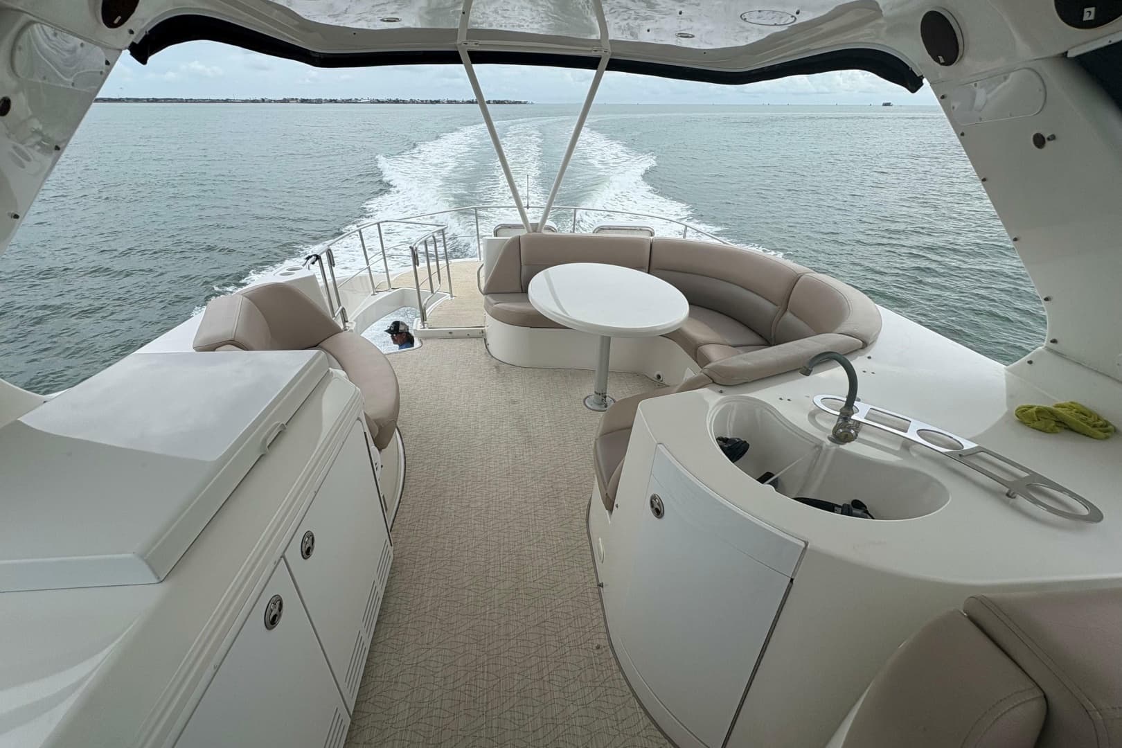 2004 Carver 560 Voyager