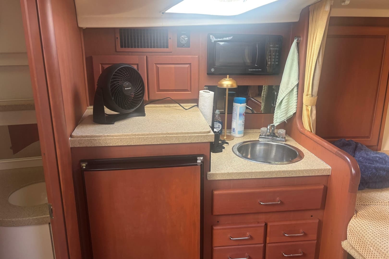 2004 Luhrs 32 Open