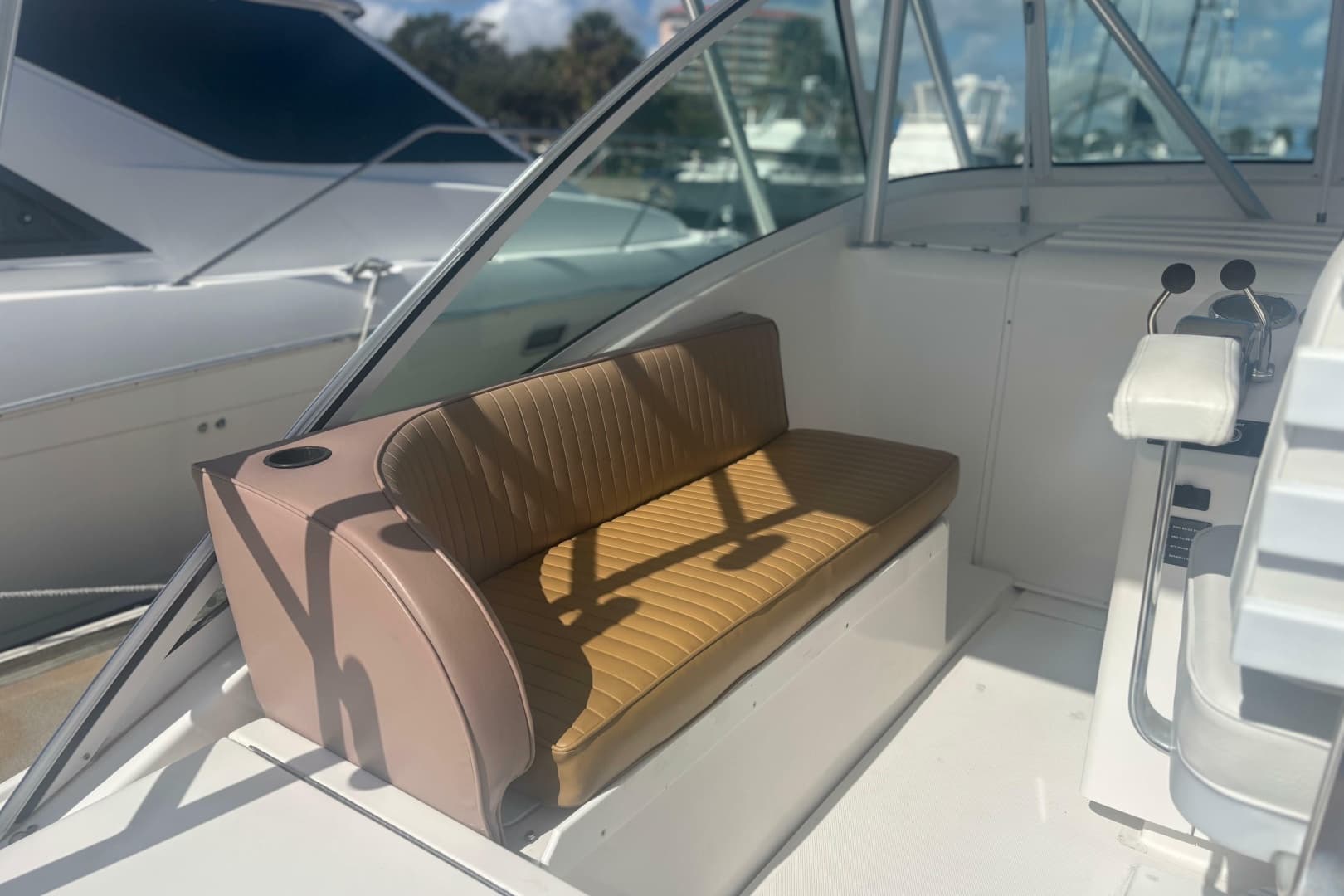 2004 Luhrs 32 Open