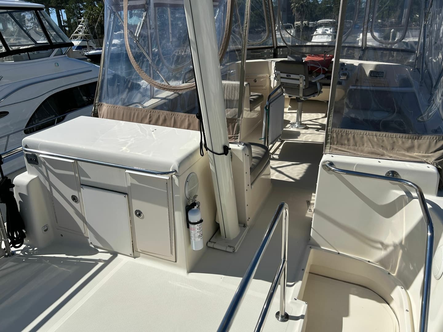 2004 Mainship 400 Trawler