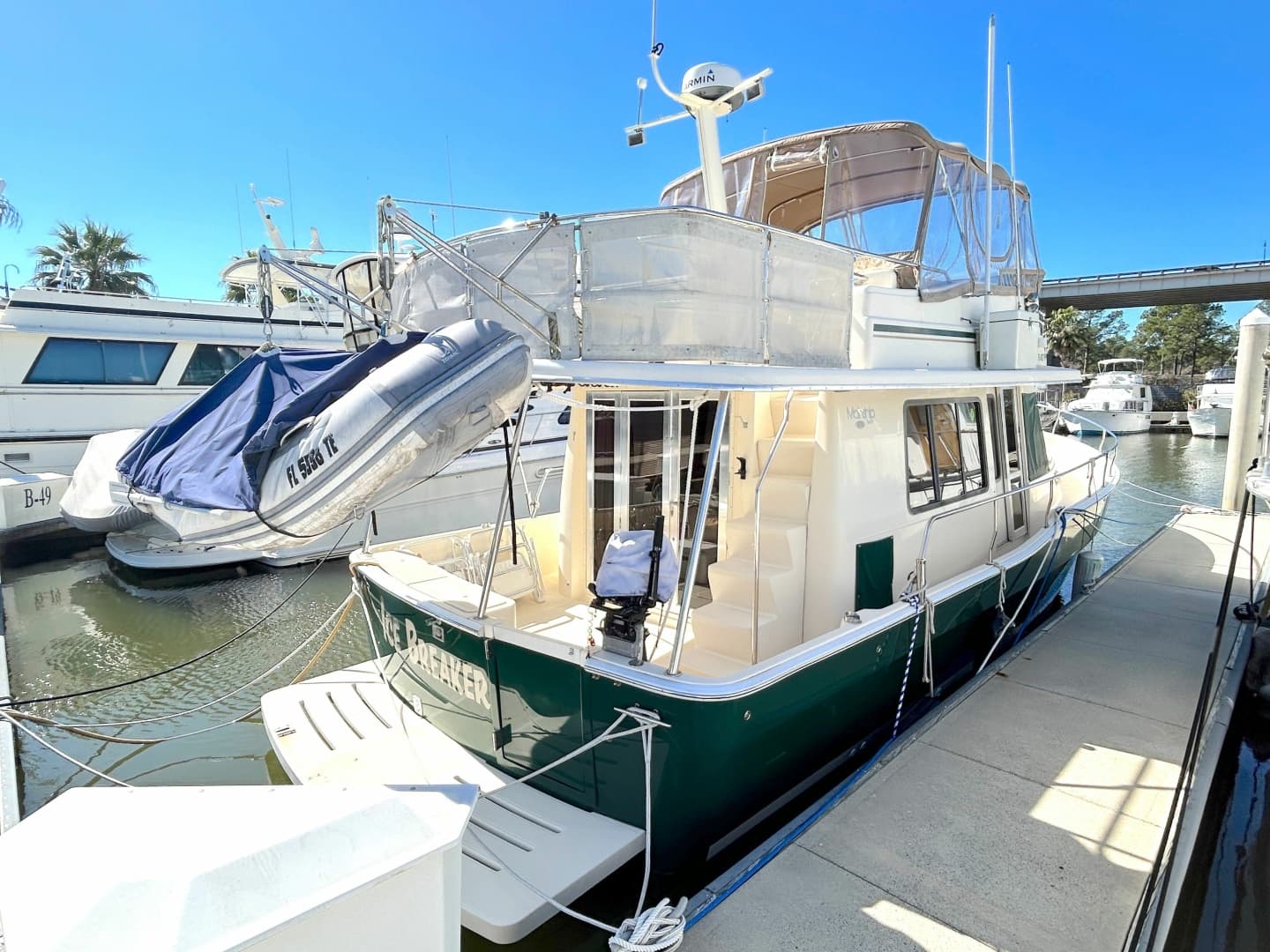 2004 Mainship 400 Trawler