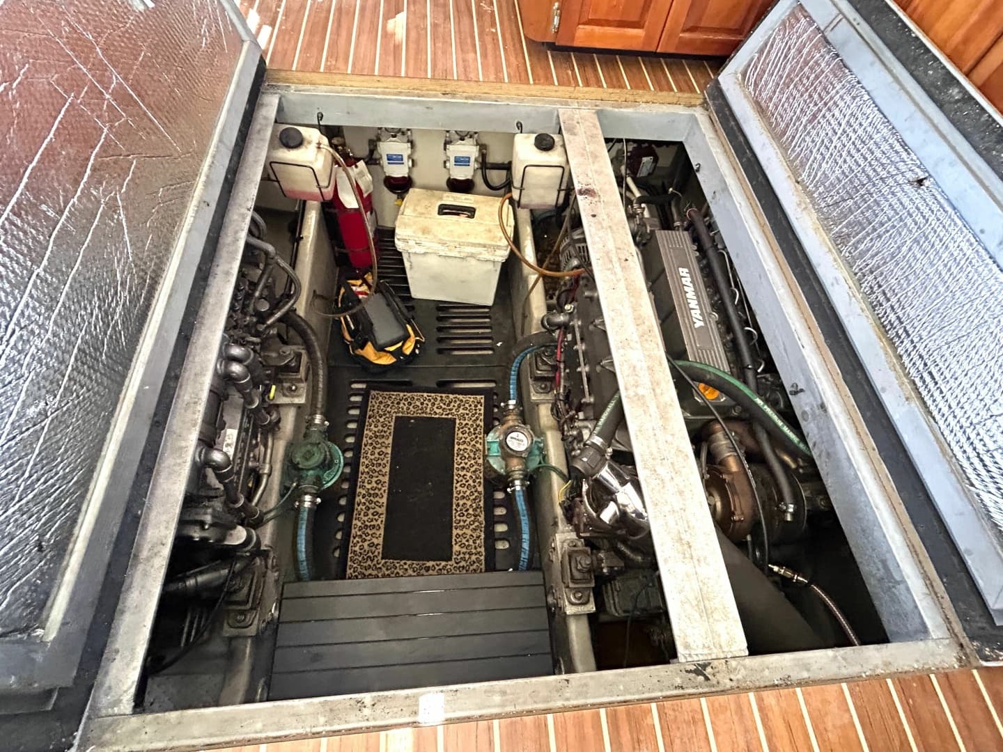 2004 Mainship 400 Trawler