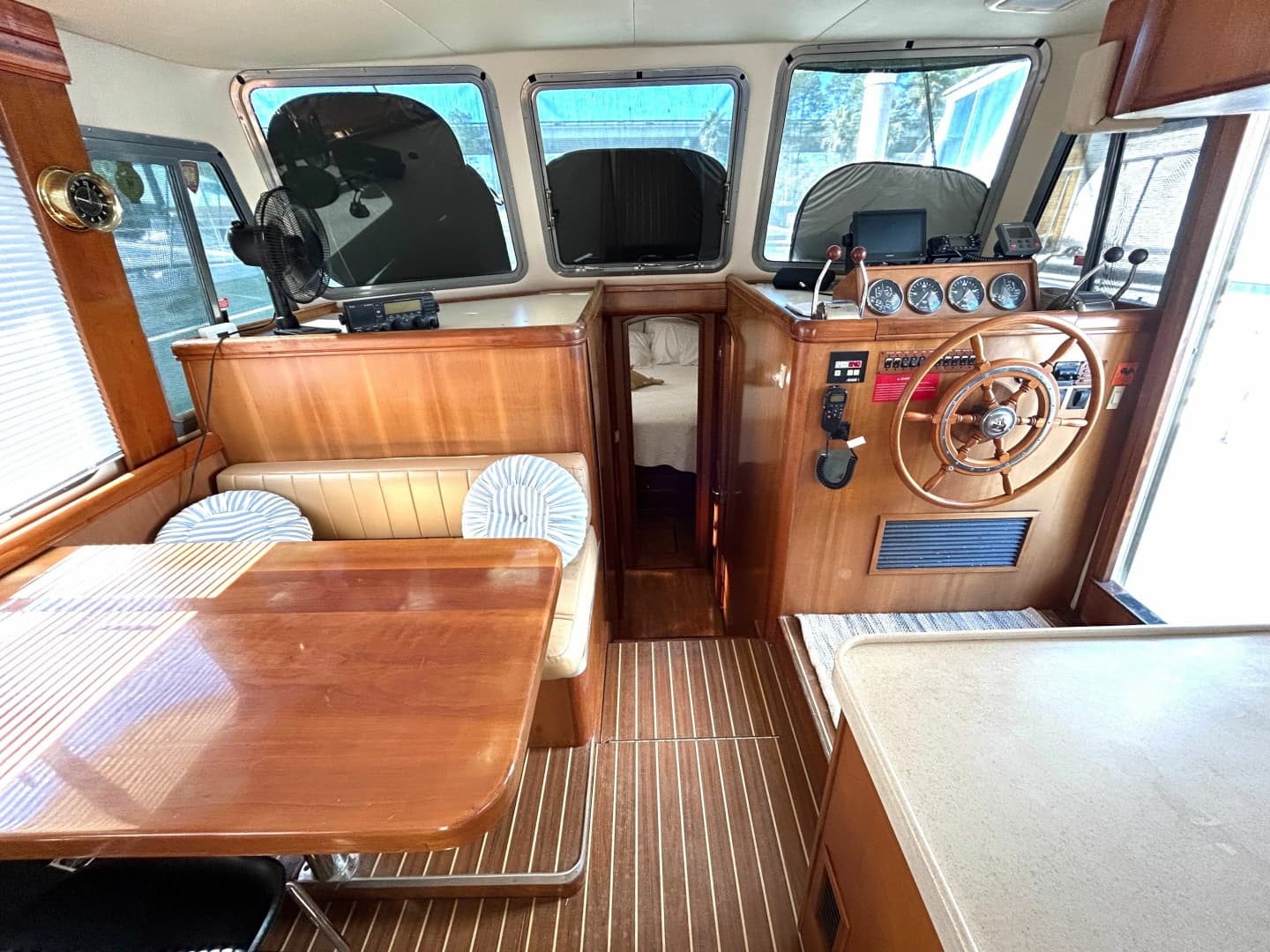 2004 Mainship 400 Trawler