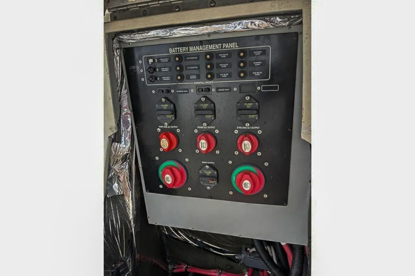 2004 Meridian 411 Sedan